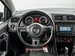 Седан Volkswagen Polo 2012 года, 875000 рублей, Красноярск