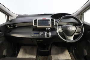 Минивэн Honda Freed 2014 года, 1299000 рублей, Новосибирск