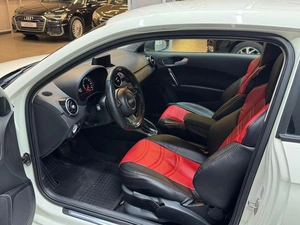 Хетчбэк Audi A1 2012 года, 1047000 рублей, Красноярск