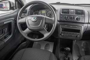 Хетчбэк Skoda Fabia 2012 года, 889000 рублей, Барнаул