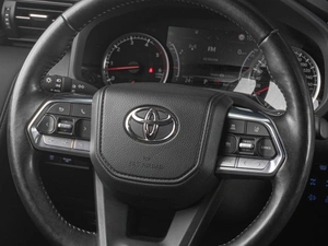 Внедорожник Toyota Land Cruiser 2021 года, 10499000 рублей, Тюмень