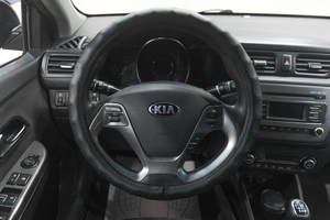 Седан Kia Rio 2016 года, 1059000 рублей, Новокузнецк