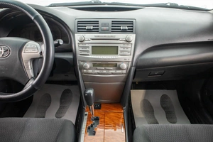 Седан Toyota Camry 2009 года, 1049000 рублей, Барнаул