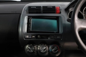 Хетчбэк Honda Fit 2001 года, 349000 рублей, Новосибирск