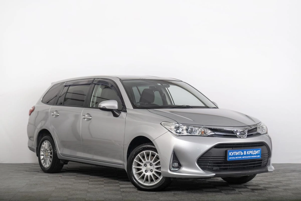 Универсал Toyota Corolla Fielder 2018 года, 1299000 рублей, Томск