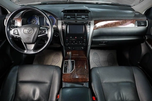 Седан Toyota Camry 2017 года, 2299000 рублей, Тюмень
