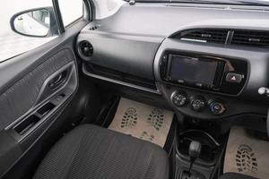 Хетчбэк Toyota Vitz 2019 года, 1119000 рублей, Красноярск