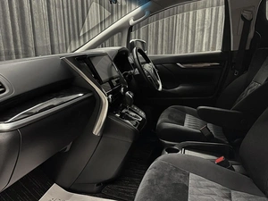 Минивэн Toyota Vellfire 2019 года, 4200000 рублей, Красноярск