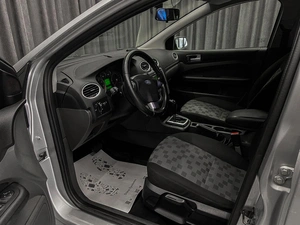 Седан Ford Focus 2005 года, 460000 рублей, Красноярск