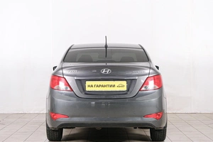 Седан Hyundai Solaris 2015 года, 889000 рублей, Красноярск