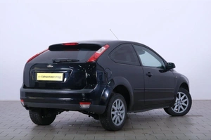 Хетчбэк Ford Focus 2006 года, 379000 рублей, Омск