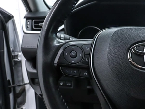 Внедорожник Toyota RAV4 2021 года, 3495000 рублей, Красноярск