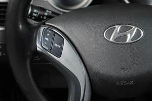 Седан Hyundai Elantra 2015 года, 959000 рублей, Тюмень