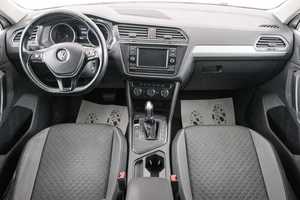 Внедорожник Volkswagen Tiguan 2017 года, 1749000 рублей, Красноярск