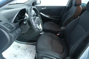 Седан Hyundai Solaris 2013 года, 899000 рублей, Омск