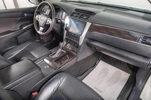 Седан Toyota Camry 2017 года, 1299000 рублей, Томск