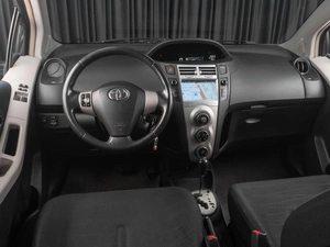 Хетчбэк Toyota Yaris 2008 года, 569000 рублей, Тюмень