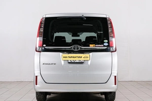 Минивэн Toyota Esquire 2016 года, 2439000 рублей, Красноярск