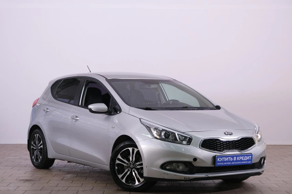 Хетчбэк Kia Ceed 2012 года, 969000 рублей, Омск