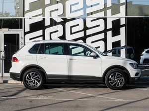 Внедорожник Volkswagen Tiguan 2018 года, 2392000 рублей, Волгоград