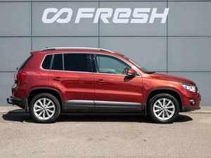 Внедорожник Volkswagen Tiguan 2011 года, 1395000 рублей, Краснодар