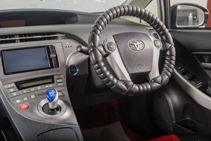 Лифтбек Toyota Prius 2013 года, 1249000 рублей, Томск