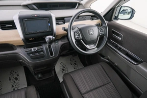 Минивэн Honda Freed 2016 года, 1699000 рублей, Красноярск