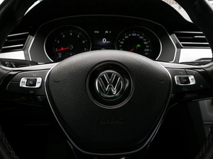 Седан Volkswagen Passat 2017 года, 1599800 рублей, Волгоград