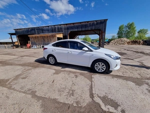 Седан Hyundai Solaris 2022 года, 1080000 рублей, Новая Пойма