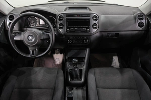 Внедорожник Volkswagen Tiguan 2011 года, 849000 рублей, Новокузнецк