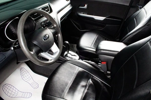 Хетчбэк Kia Rio 2013 года, 899000 рублей, Сургут