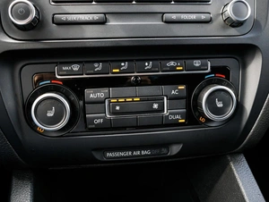 Седан Volkswagen Jetta 2012 года, 999000 рублей, Большой Сочи