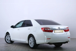 Седан Toyota Camry 2013 года, 2049000 рублей, Омск