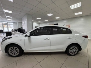 Седан Kia Rio 2020 года, 1099000 рублей, Ачинск