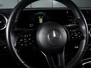 Седан Mercedes-benz CLA-класс 2019 года, 2535000 рублей, Минеральные Воды