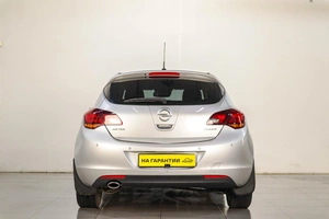 Хетчбэк Opel Astra 2012 года, 929000 рублей, Челябинск