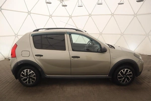 Хэтчбек Renault Sandero 2011 года, 735000 рублей, Орёл