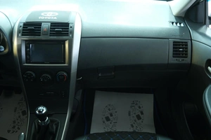 Седан Toyota Corolla 2007 года, 809000 рублей, Омск