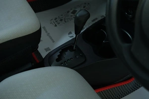 Хетчбэк Toyota Vitz 2011 года, 769000 рублей, Омск