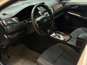 Седан Toyota Camry 2013 года, 1997000 рублей, Красноярск