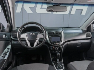 Седан Hyundai Solaris 2014 года, 1099000 рублей, Сургут