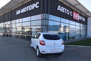 Хэтчбек Renault Sandero 2018 года, 905000 рублей, Мирное
