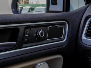 Внедорожник Volkswagen Touareg 2013 года, 2849000 рублей, Краснодар