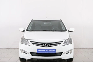 Седан Hyundai Solaris 2015 года, 899000 рублей, Красноярск