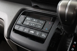 Минивэн Honda Stepwgn 2017 года, 1799000 рублей, Красноярск