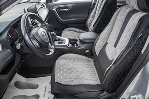 Внедорожник Toyota RAV4 2019 года, 3489000 рублей, Барнаул