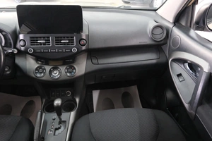 Внедорожник Toyota RAV4 2010 года, 1599000 рублей, Омск