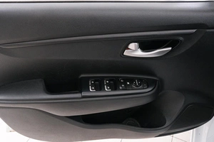 Седан Kia Rio 2019 года, 1049000 рублей, Красноярск