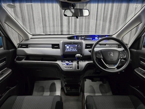 Минивэн Honda Freed 2017 года, 1550000 рублей, Красноярск