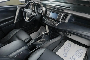 Внедорожник Toyota RAV4 2015 года, 2499000 рублей, Тюмень